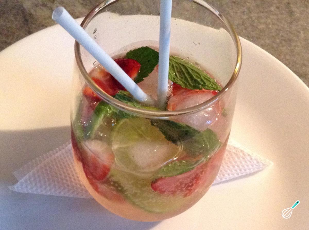 Mojito de morango sem álcool