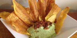 Banana frita com guacamole