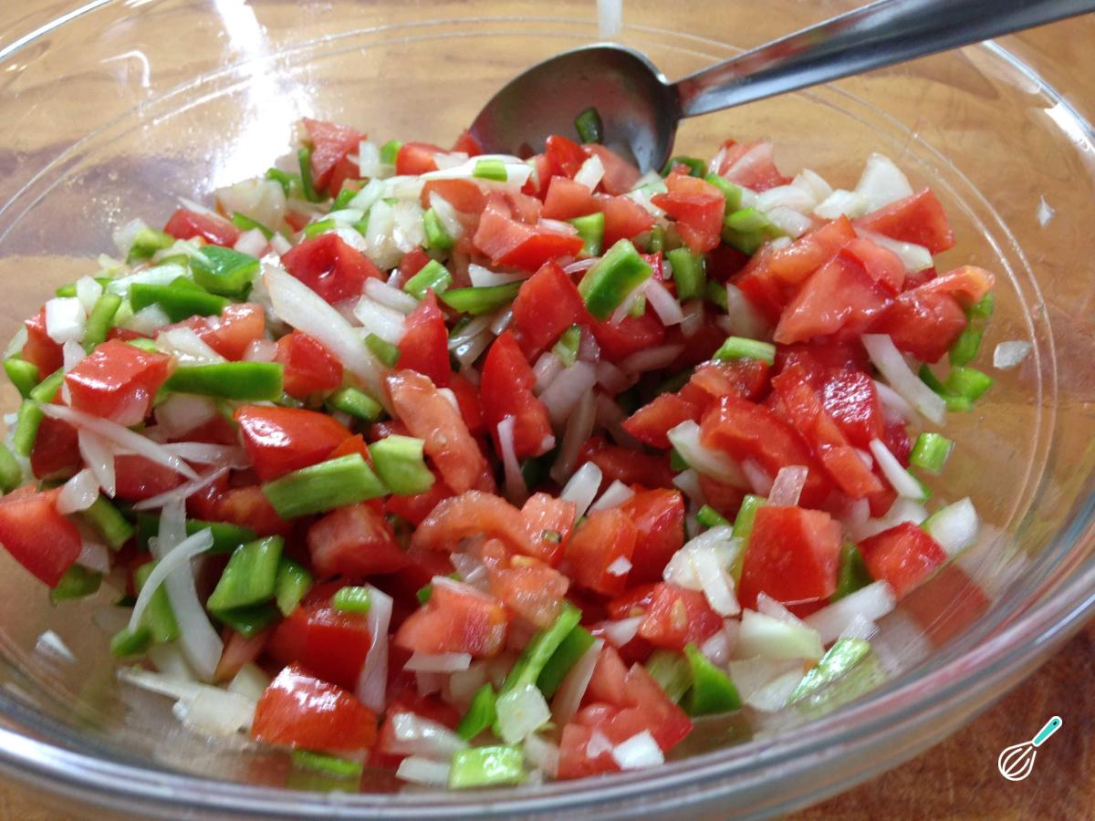 Receita de Salada de tomate, cebola e pimentão