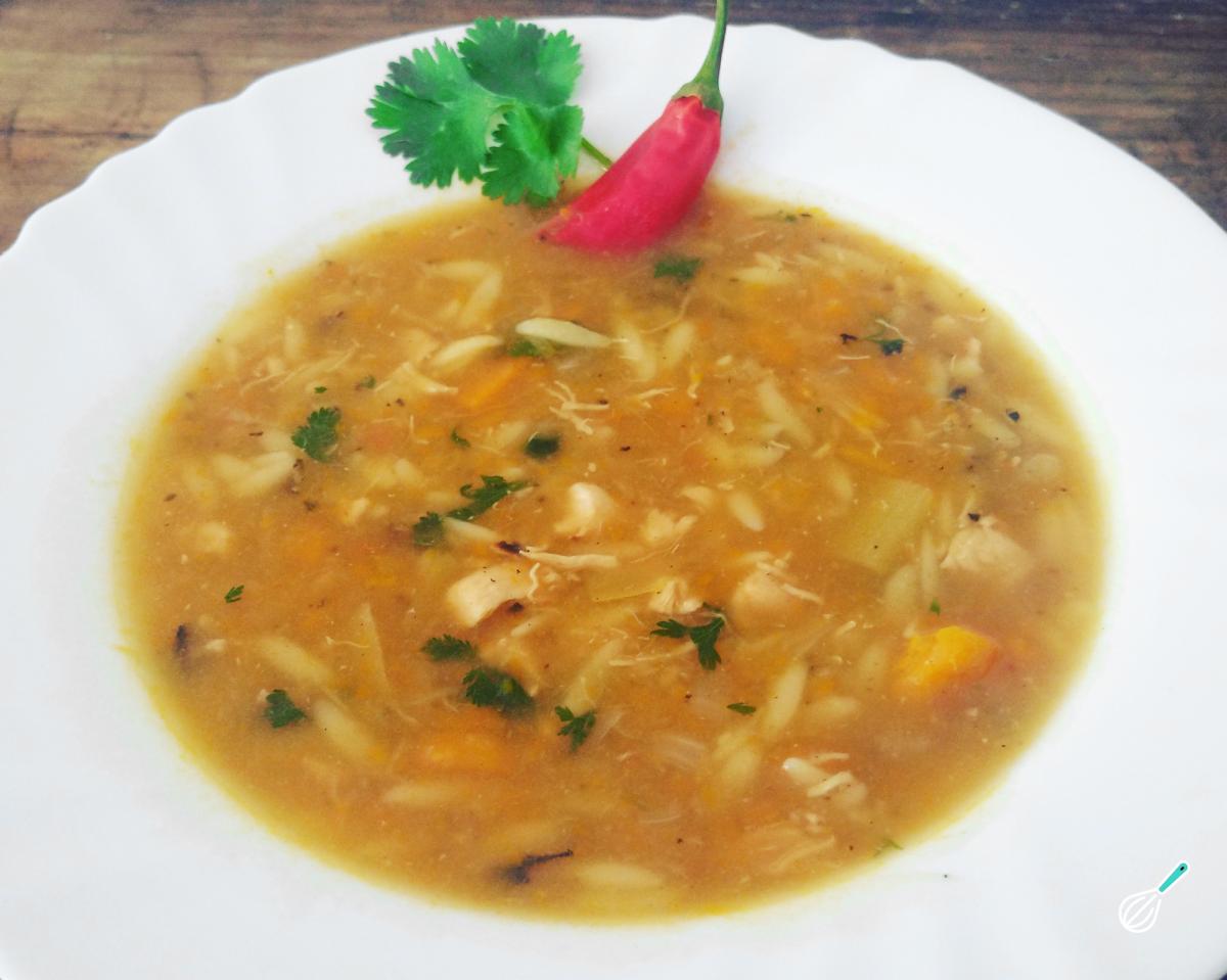 Receita de Sopa de risoni com frango e legumes