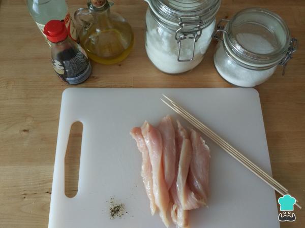 Receita de Espetinho de frango japonês - Passo 1