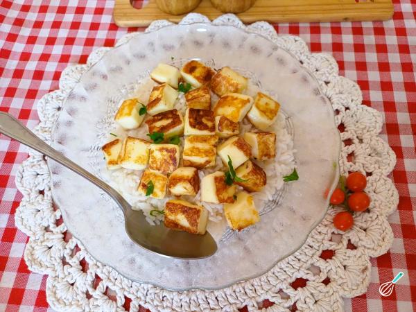 Receita de Arroz com queijo coalho
