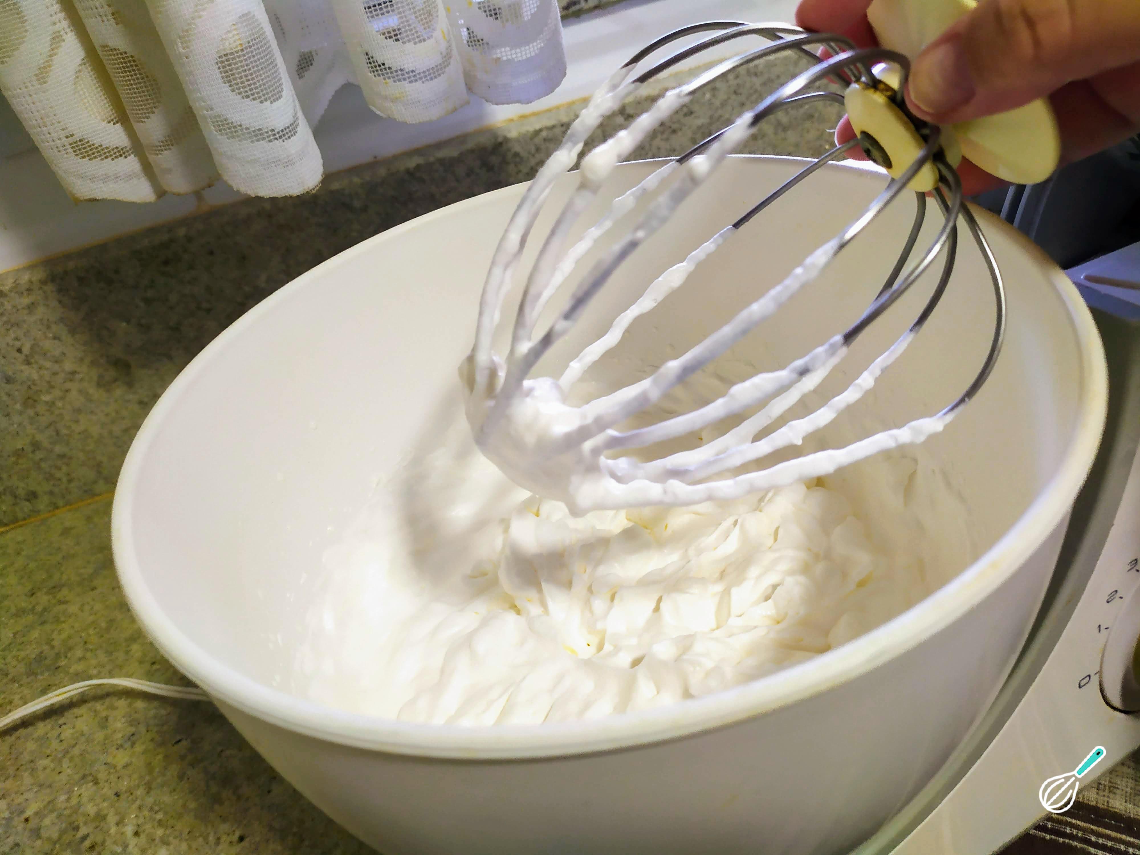 Delícia de abacaxi com chantilly - Receita FÁCIL