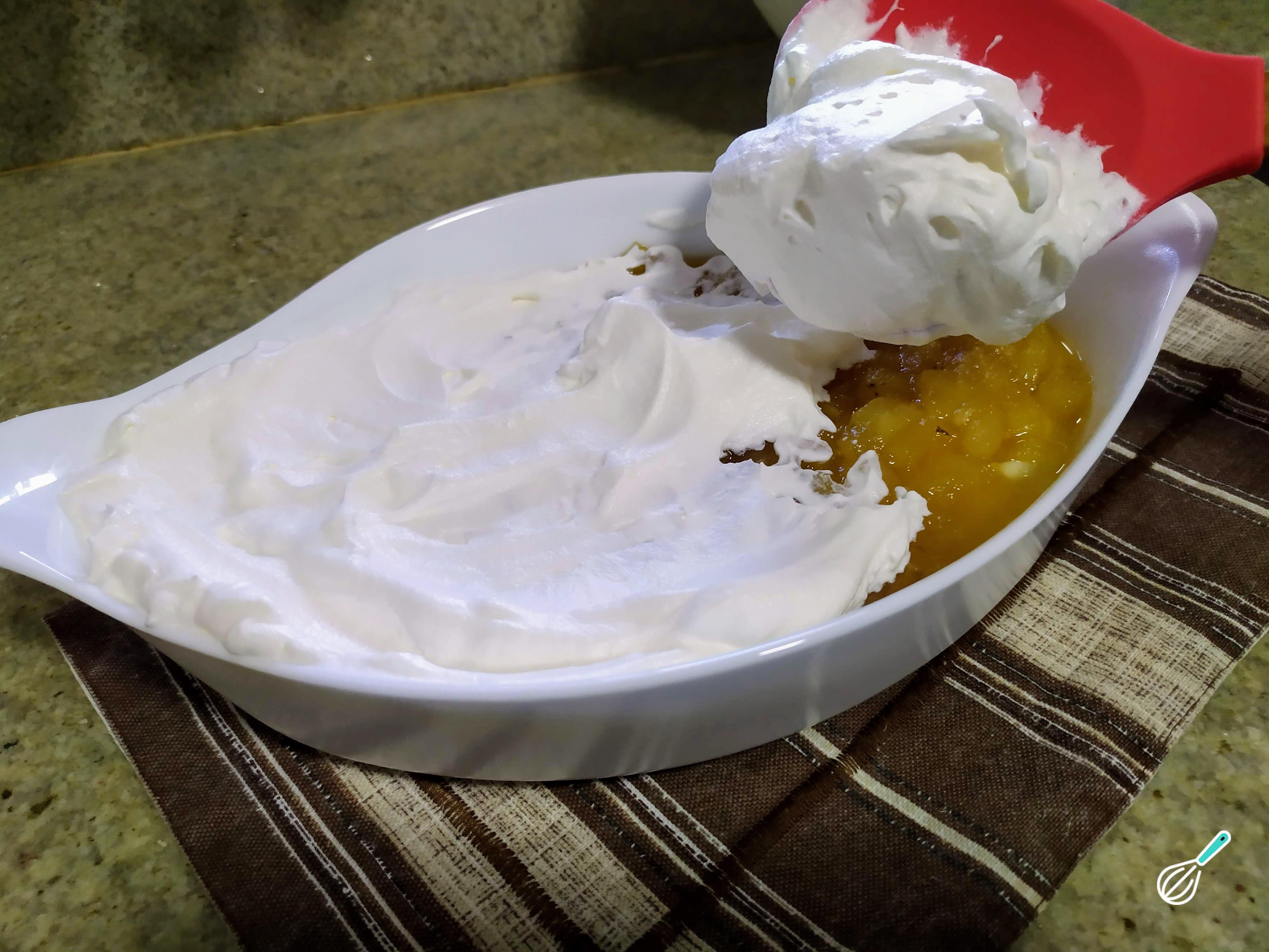 Delícia de abacaxi com chantilly - Receita FÁCIL