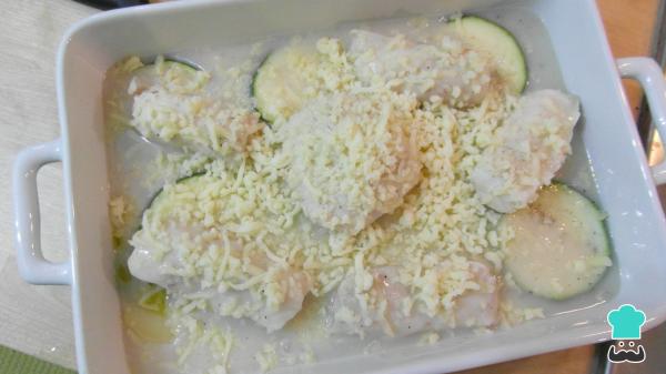 Receita de Pescada com abobrinha gratinada - Passo 6