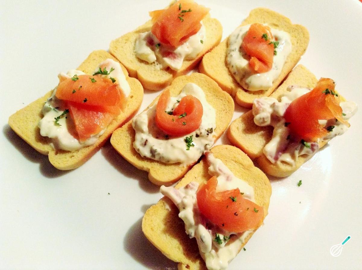 Receita de Canapés de salmão defumado com cream cheese