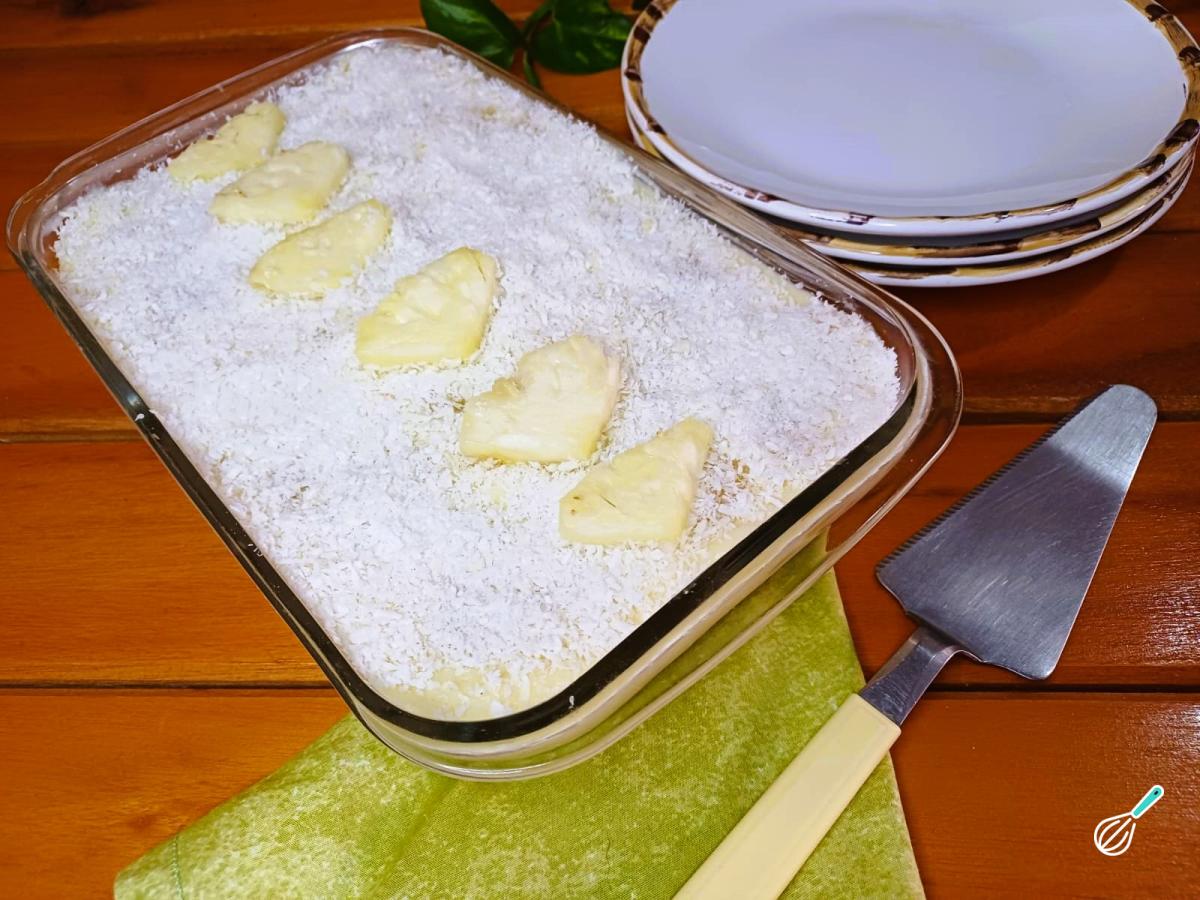 Receita de Pavê de abacaxi com coco