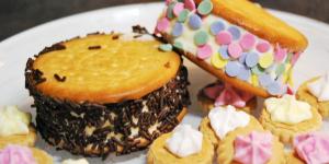 Sanduíche de biscoito com sorvete