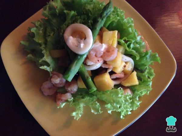 Receita de Salada de abacaxi e frutos do mar