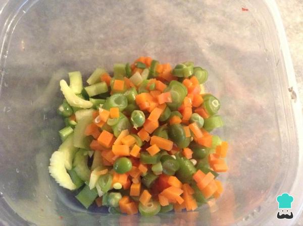 Receita de Salada de legumes e frango - Passo 4