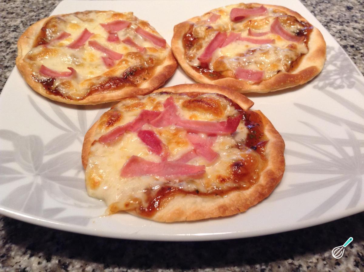Receita de Minipizza de queijo e presunto