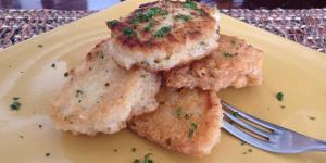 Nuggets de queijo e arroz