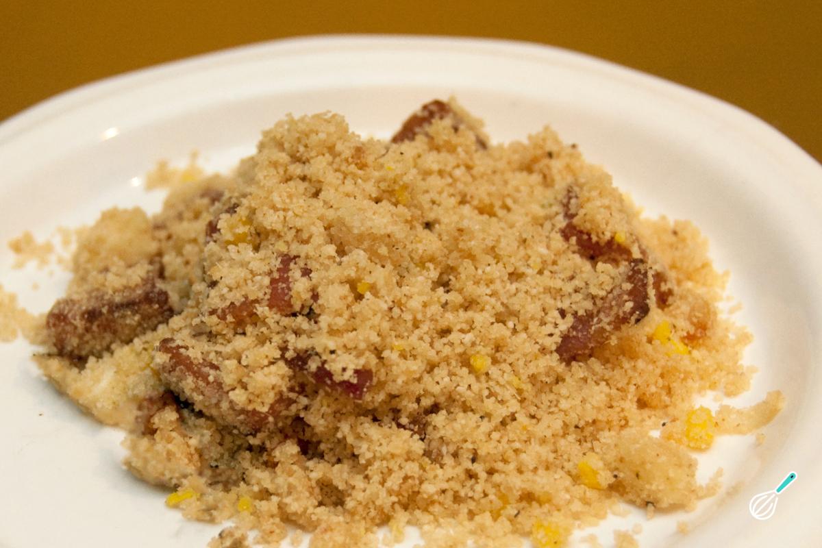 Receita de Farofa de ovo com bacon