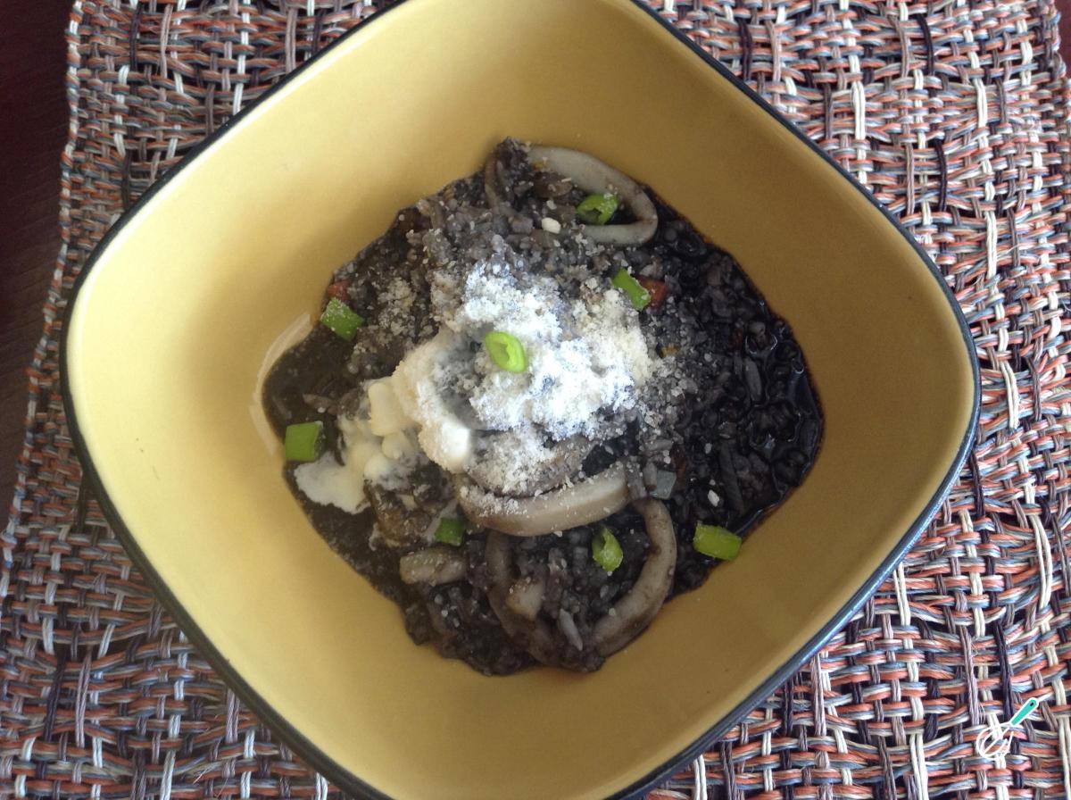 Receita de Arroz negro com anéis de lula