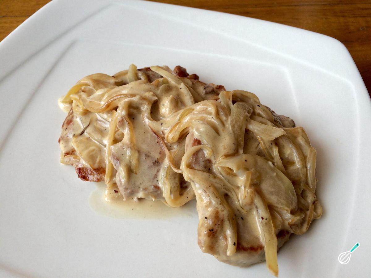 Receita de Lombo de porco com creme de cebola