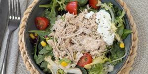 Receita de Salada com frango desfiado