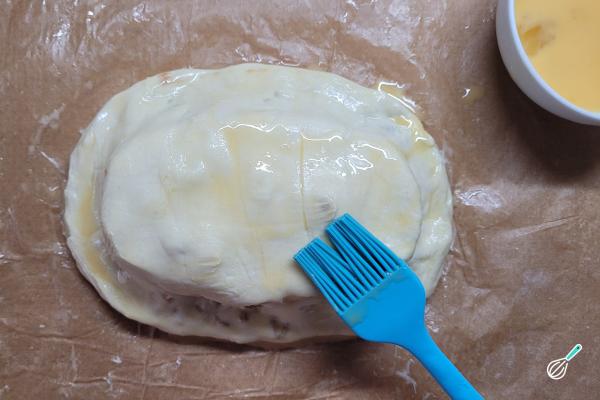 Receita de Queijo brie com massa folheada e mel - Passo 7