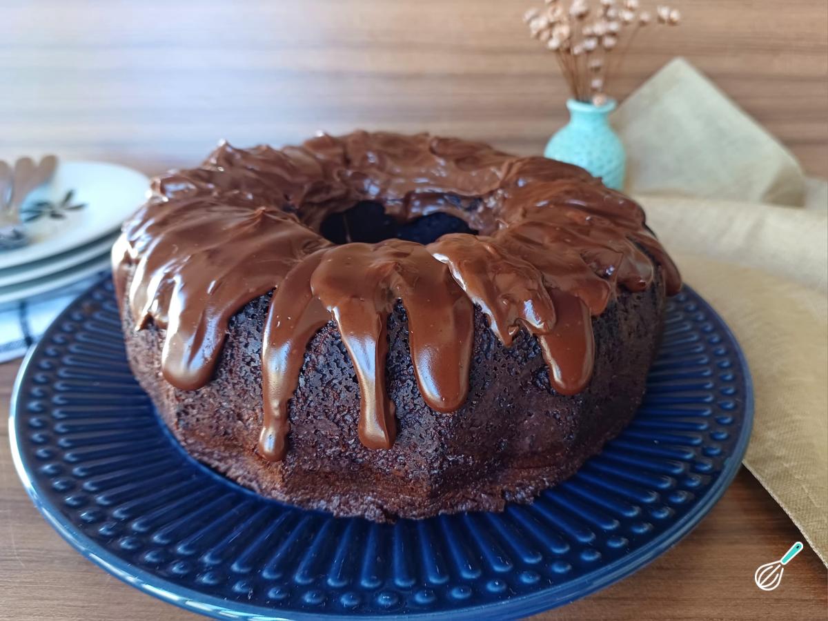 Receita de Bolo de chocolate com cobertura de chocolate