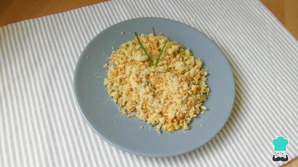 Receita de Farofa de ovo com cenoura