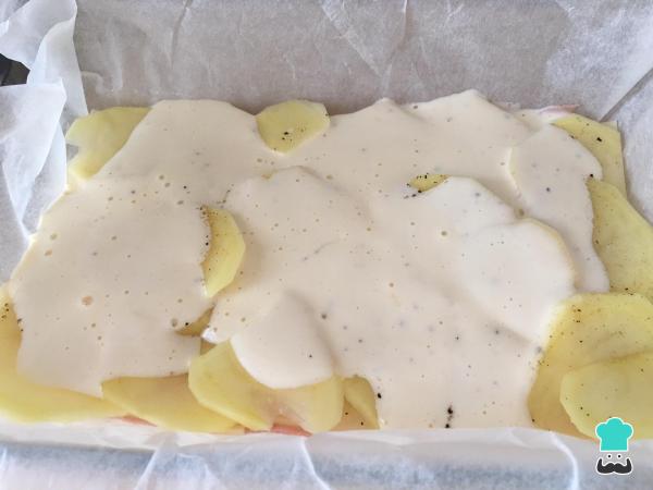 Receita de Batata gratinada com queijo, presunto e creme de leite - Passo 5
