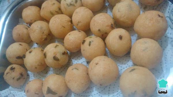 Receita de Bolinho de arroz simples frito - Passo 4