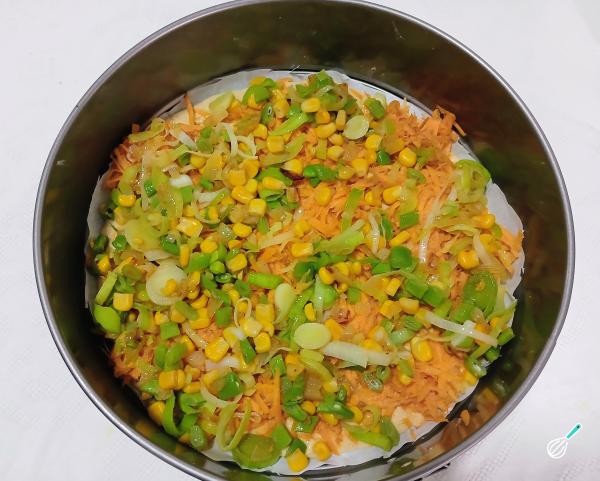 Receita de Torta de legumes fit com farinha de aveia - Passo 8
