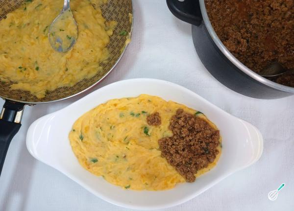 Receita de Escondidinho de mandioca com carne moída - Passo 10