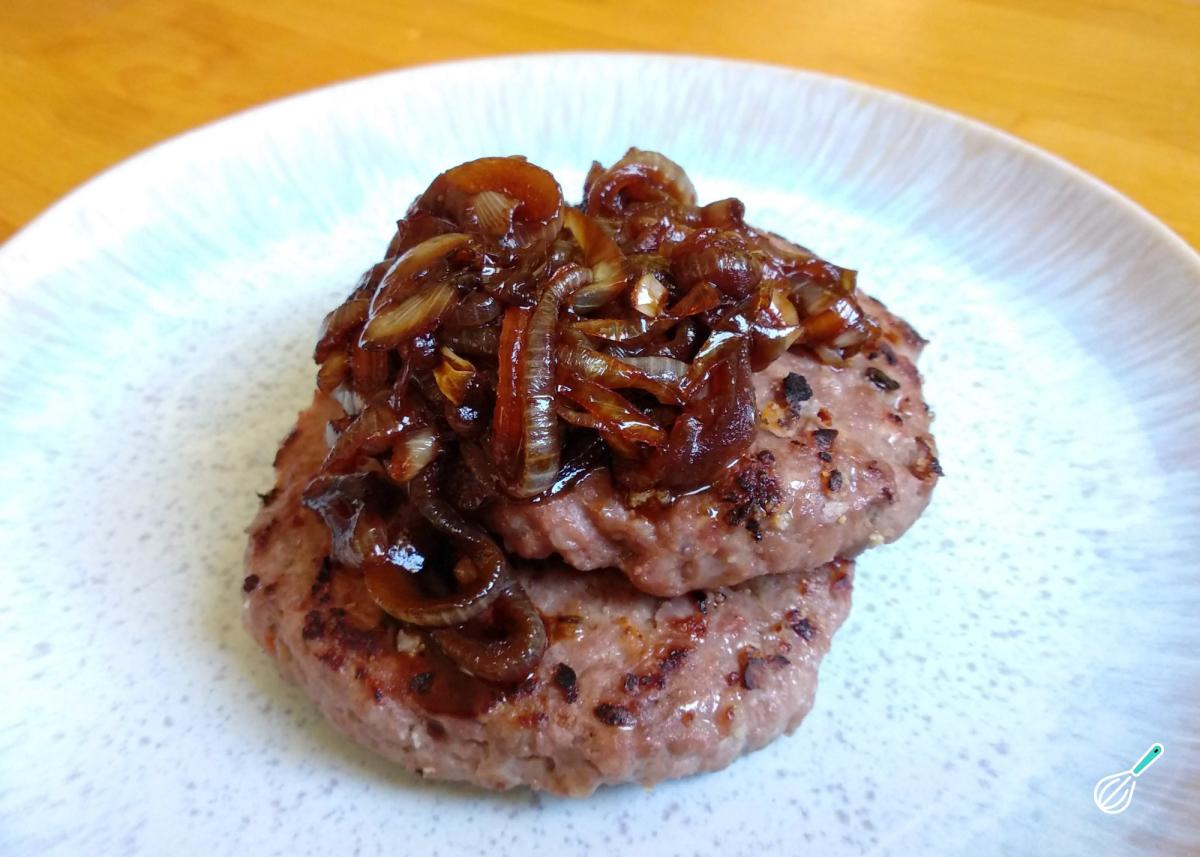 Receita de Hambúrguer com cebola caramelizada