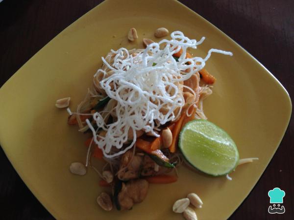 Receita de Pad thai tailandês com lombo