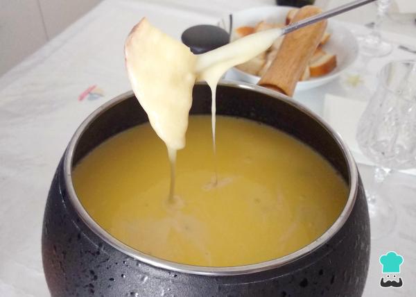 Receita de Fondue de queijo fácil - Passo 4