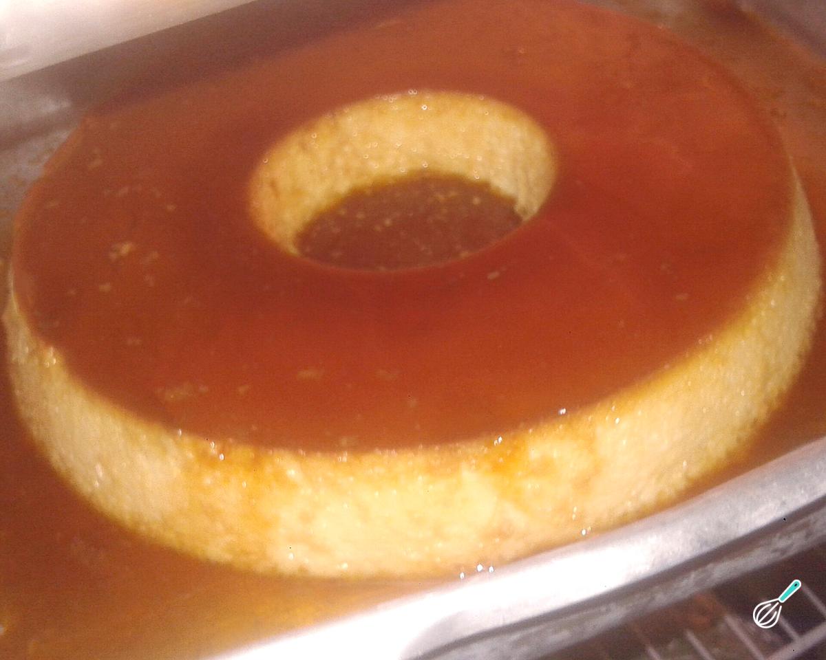 Receita de Pudim de leite condensado simples no forno (em banho Maria)