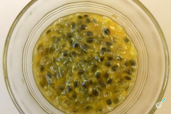 Receita de Calda de maracujá para mousse - Passo 1