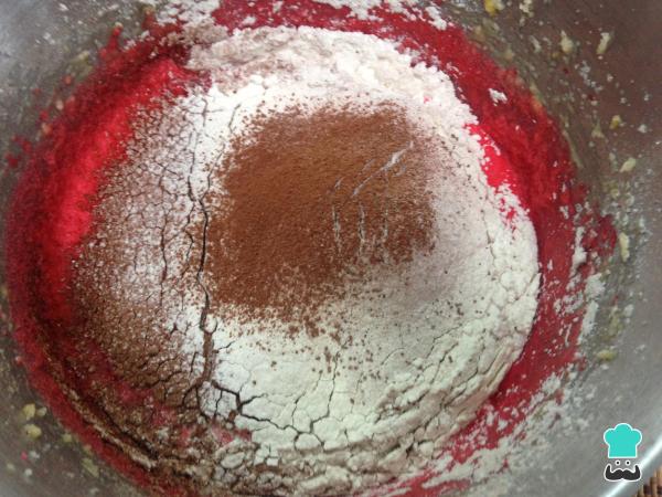 Receita de Bolo de veludo vermelho - Passo 5