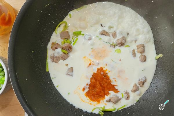 Receita de Macarrão com linguiça toscana e creme de leite - Passo 7