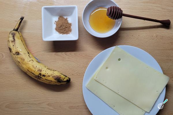Receita de Banana com queijo e canela - Passo 1