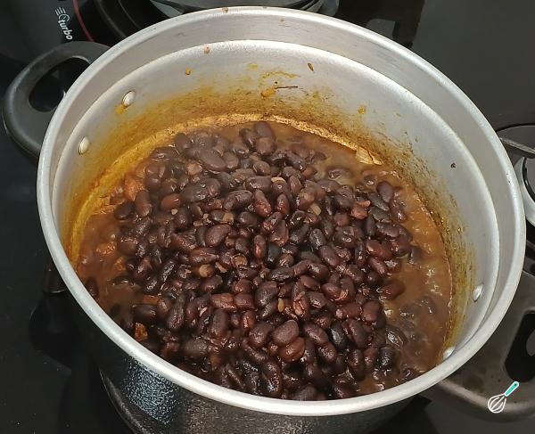 Receita de Virado de feijão com ovo - Passo 5