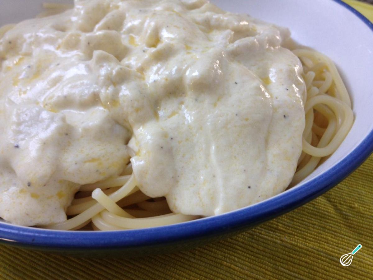 Receita de Macarrão com frango e molho Alfredo