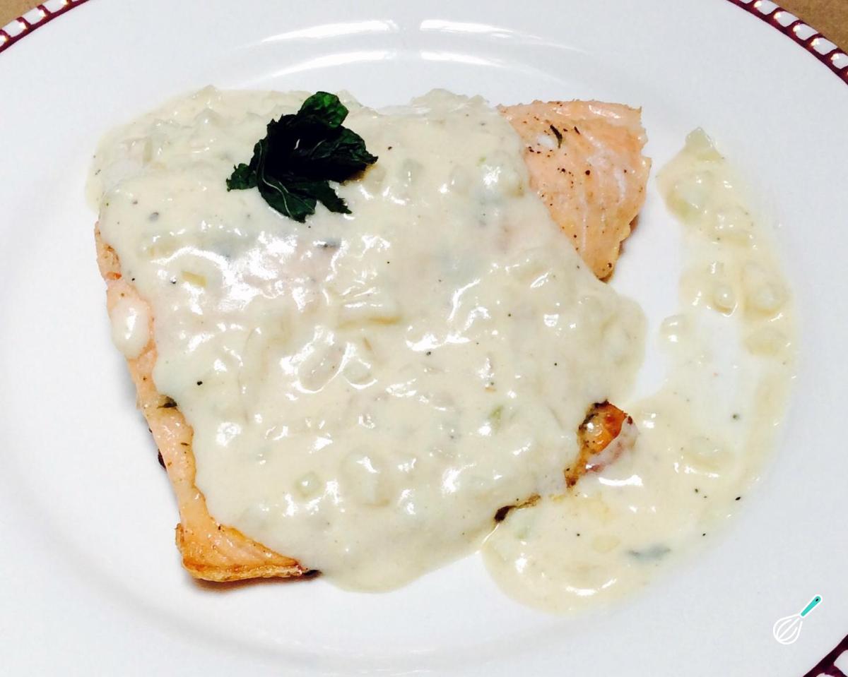 Receita de Salmão grelhado com molho de queijo