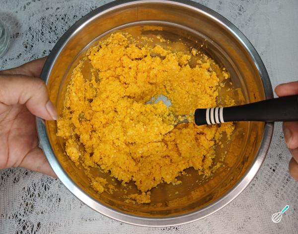 Receita de Cuscuz com ovo e queijo - Passo 3