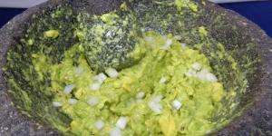 Receita de Guacamole com leite e lima