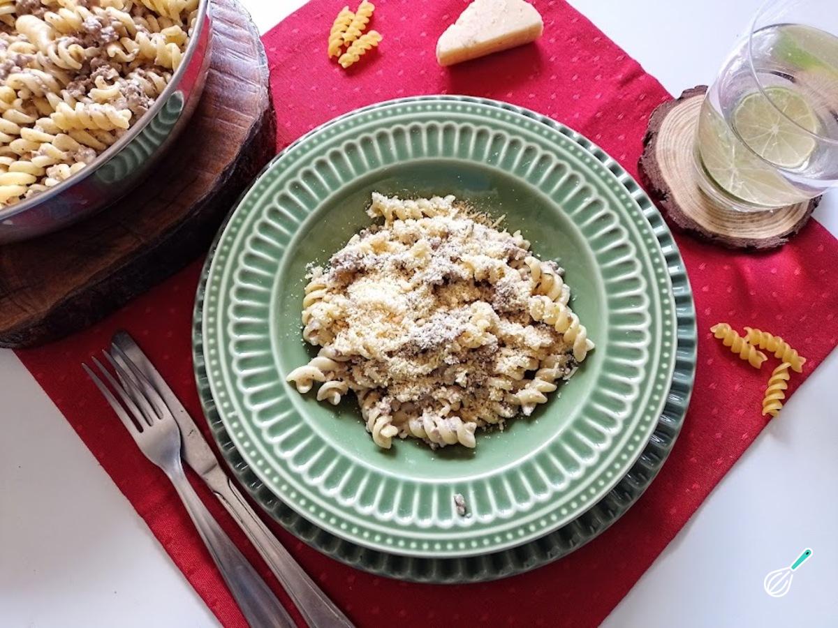 Receita de Macarrão com carne moída e creme de leite