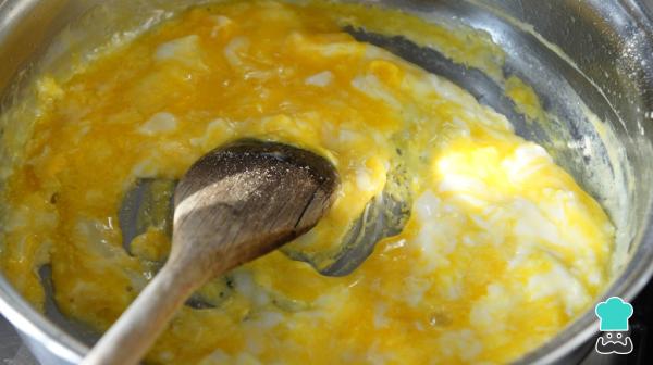 Receita de Farofa de ovo com banana - Passo 2