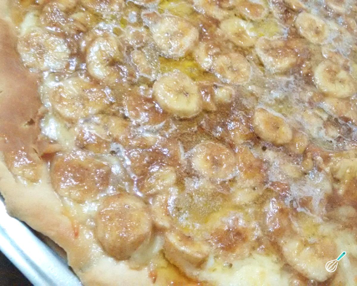 Receita de Pizza doce de banana com queijo