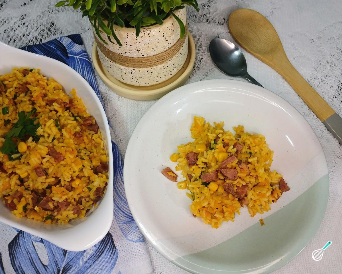Receita de Arroz colorido com calabresa