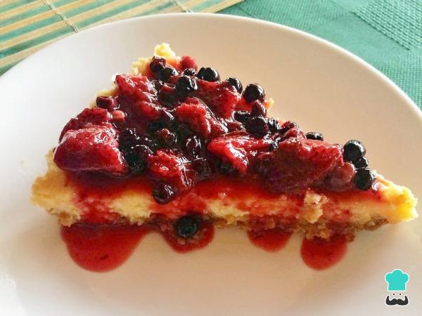 Receita de Cheesecake de chocolate branco com frutas vermelhas