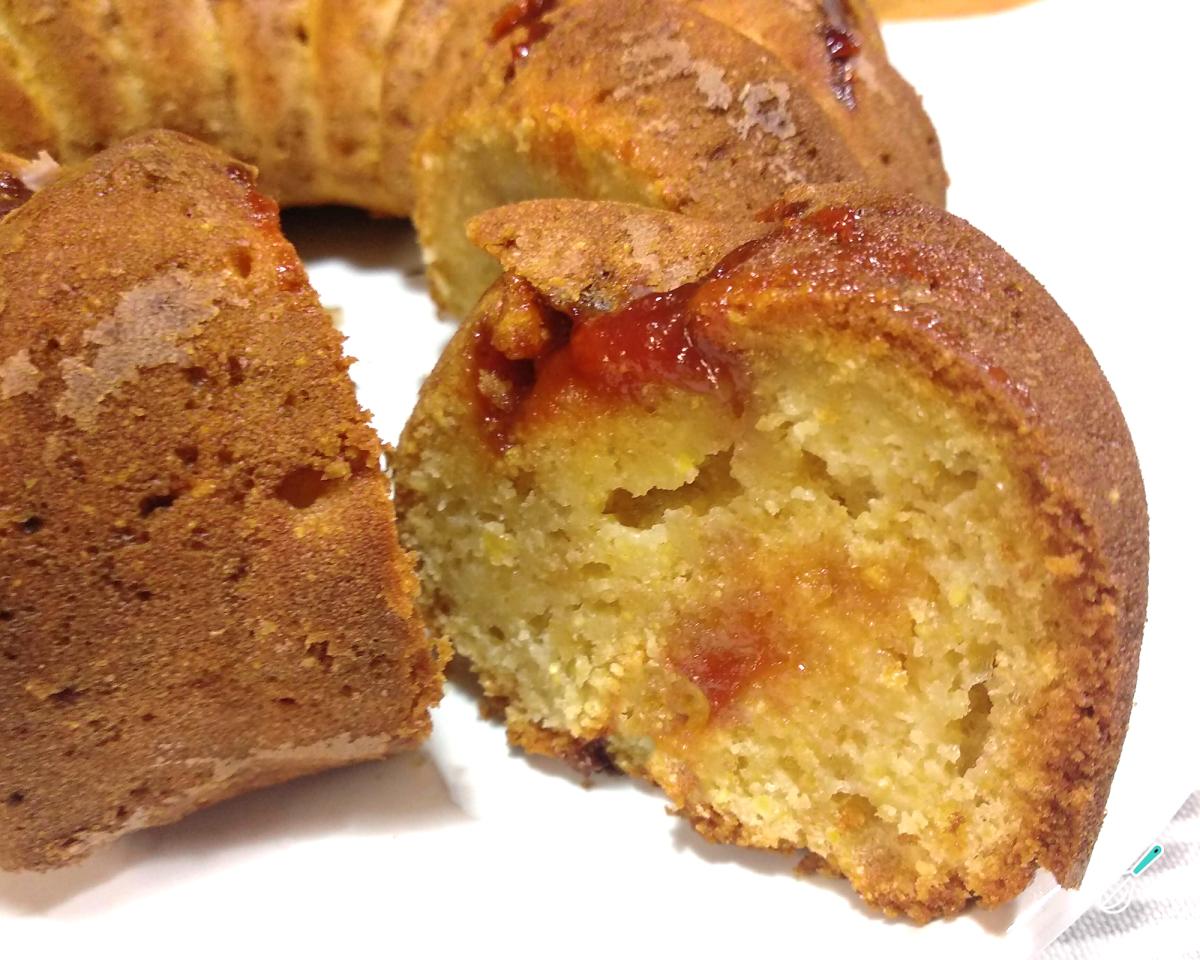 Receita de Bolo de flocão de milho com goiabada