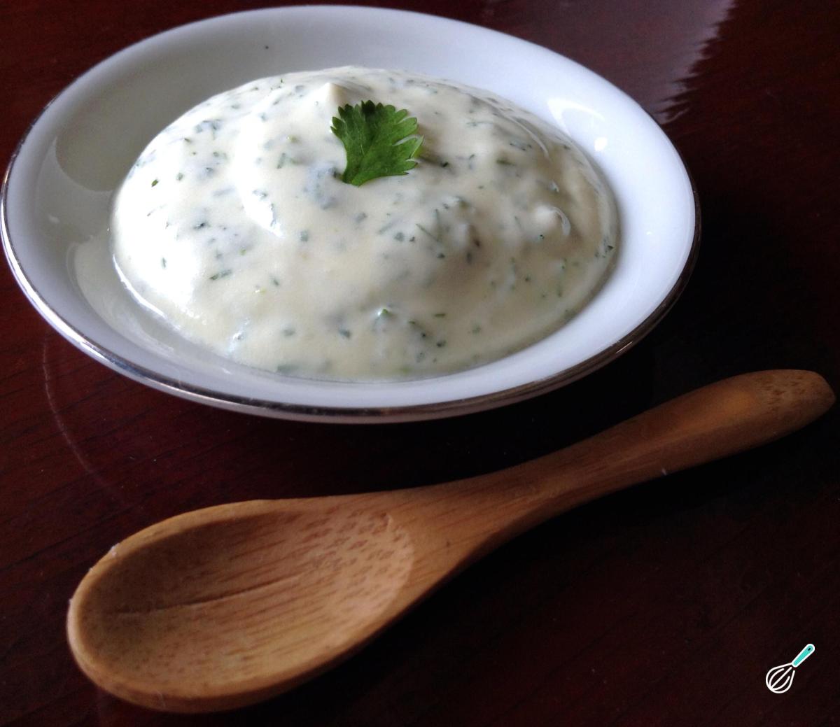 Receita de Molho de coentro para salada