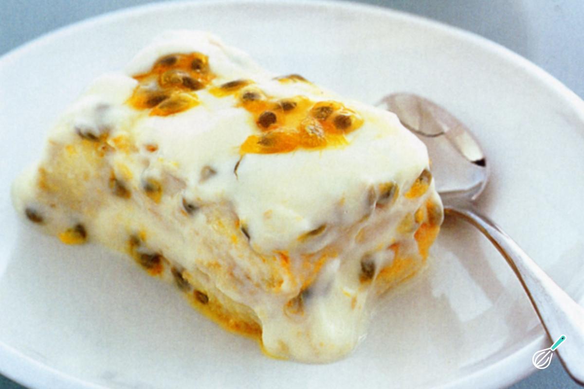 Receita de Pavê natalino de maracujá com Panetone