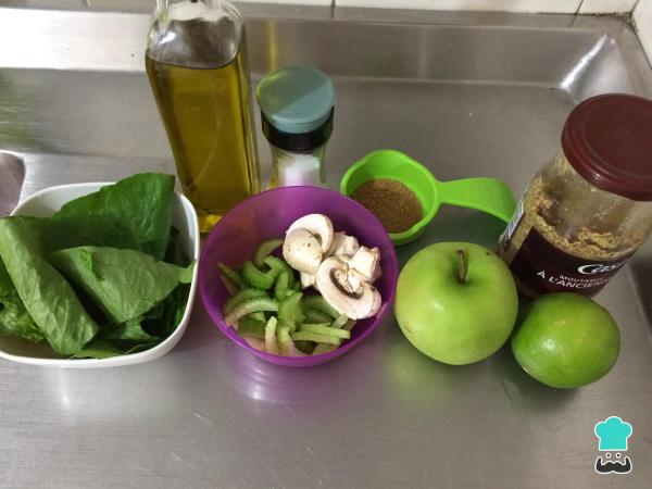 Receita de Salada de aipo e maçã - Passo 1