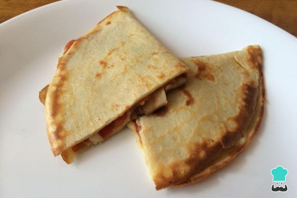 Receita de Crepe recheado com queijo, cogumelos e tomate - Passo 7